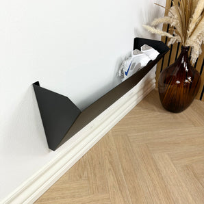 Karl skohylde, bukket stålplade med pulverlakering i sort