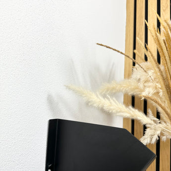 Karl skohylde, bukket stålplade med pulverlakering i sort