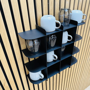 Kop hylde som kan hænges på væggen